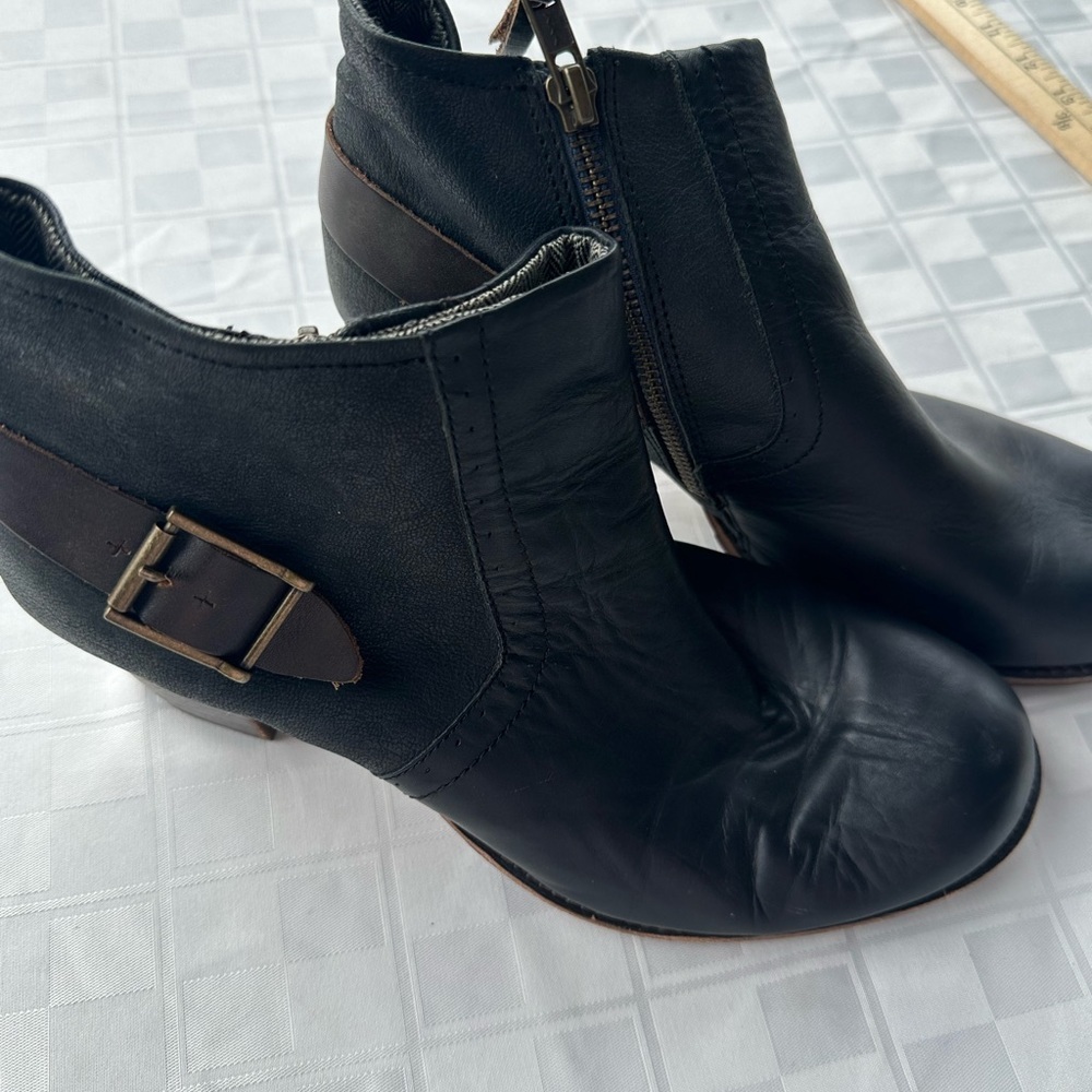 CAT woman’s high heel boots black- caterpillar ink